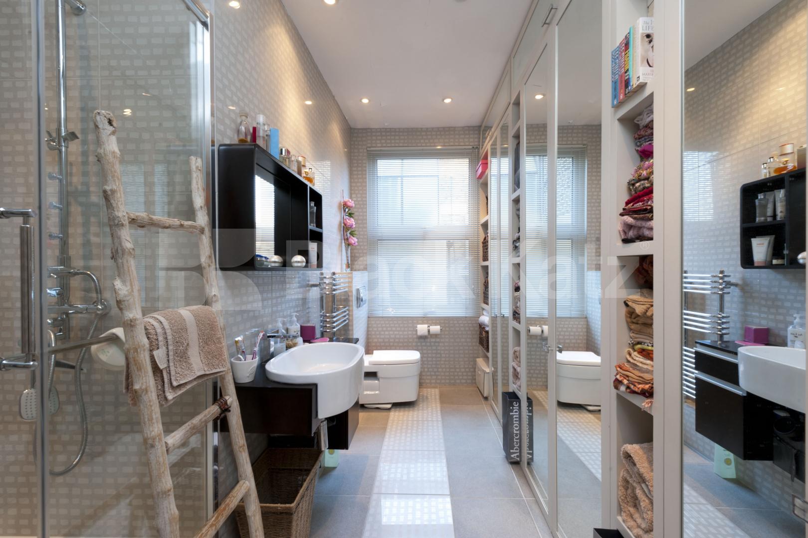 			NEW INSTRUCTION, 2 Bedroom, 1 bath, 1 reception House			 Battersea High Street, Battersea